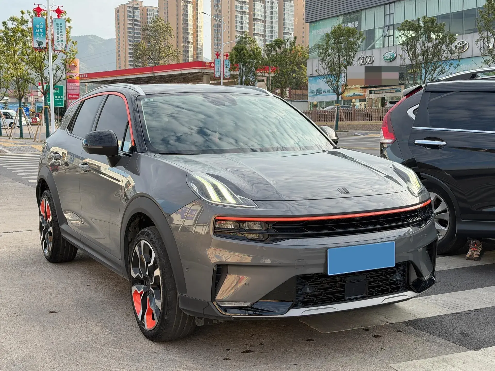 2020 LYNK&CO 06 thumbnail 3