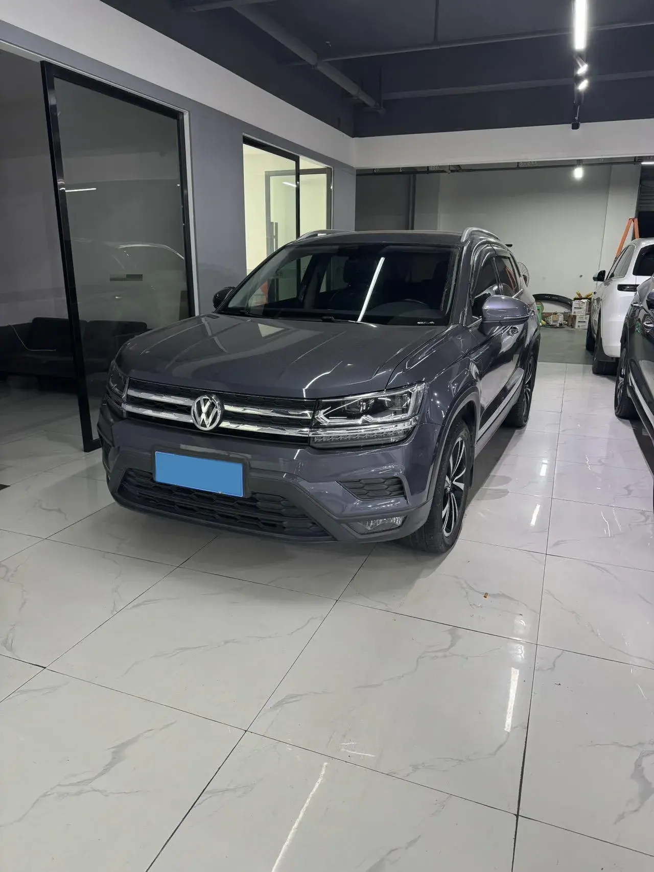 2019 VOLKSWAGEN THARU thumbnail 2