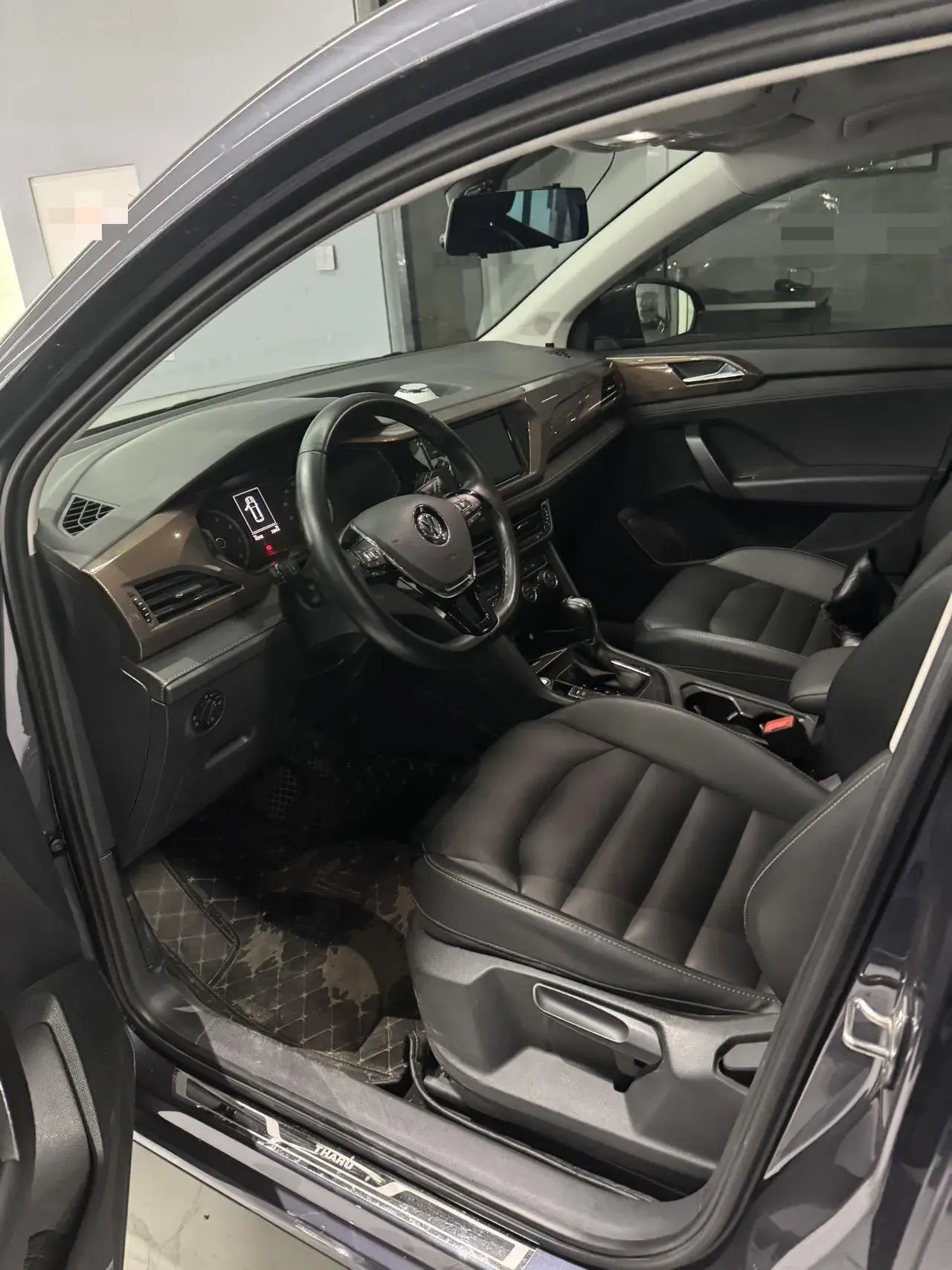 2019 VOLKSWAGEN THARU thumbnail 3