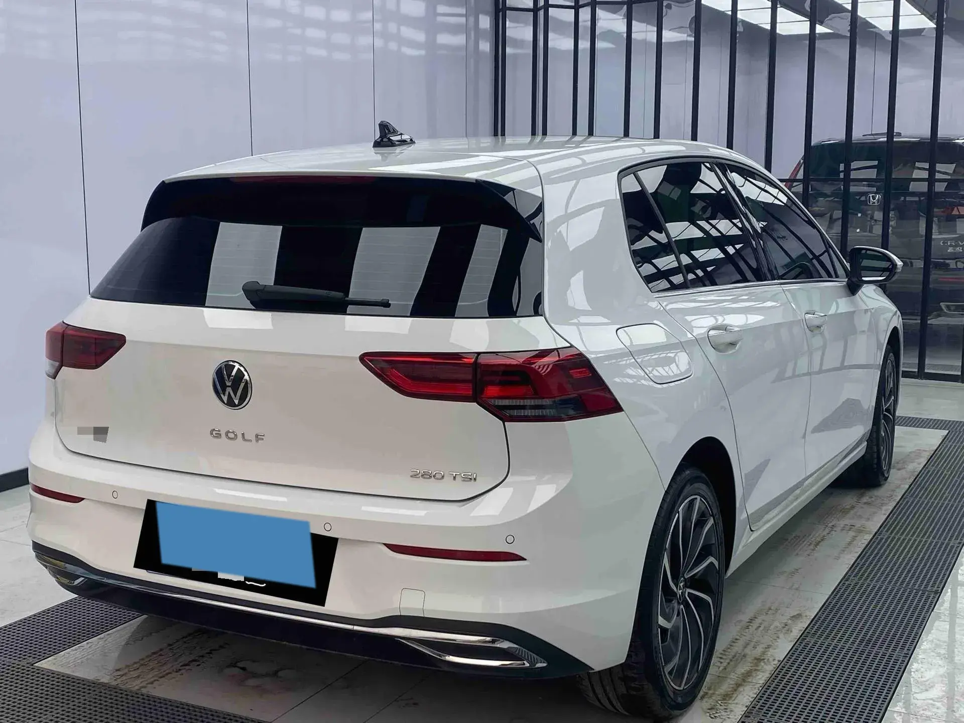 2021 VOLKSWAGEN GOLF thumbnail 2