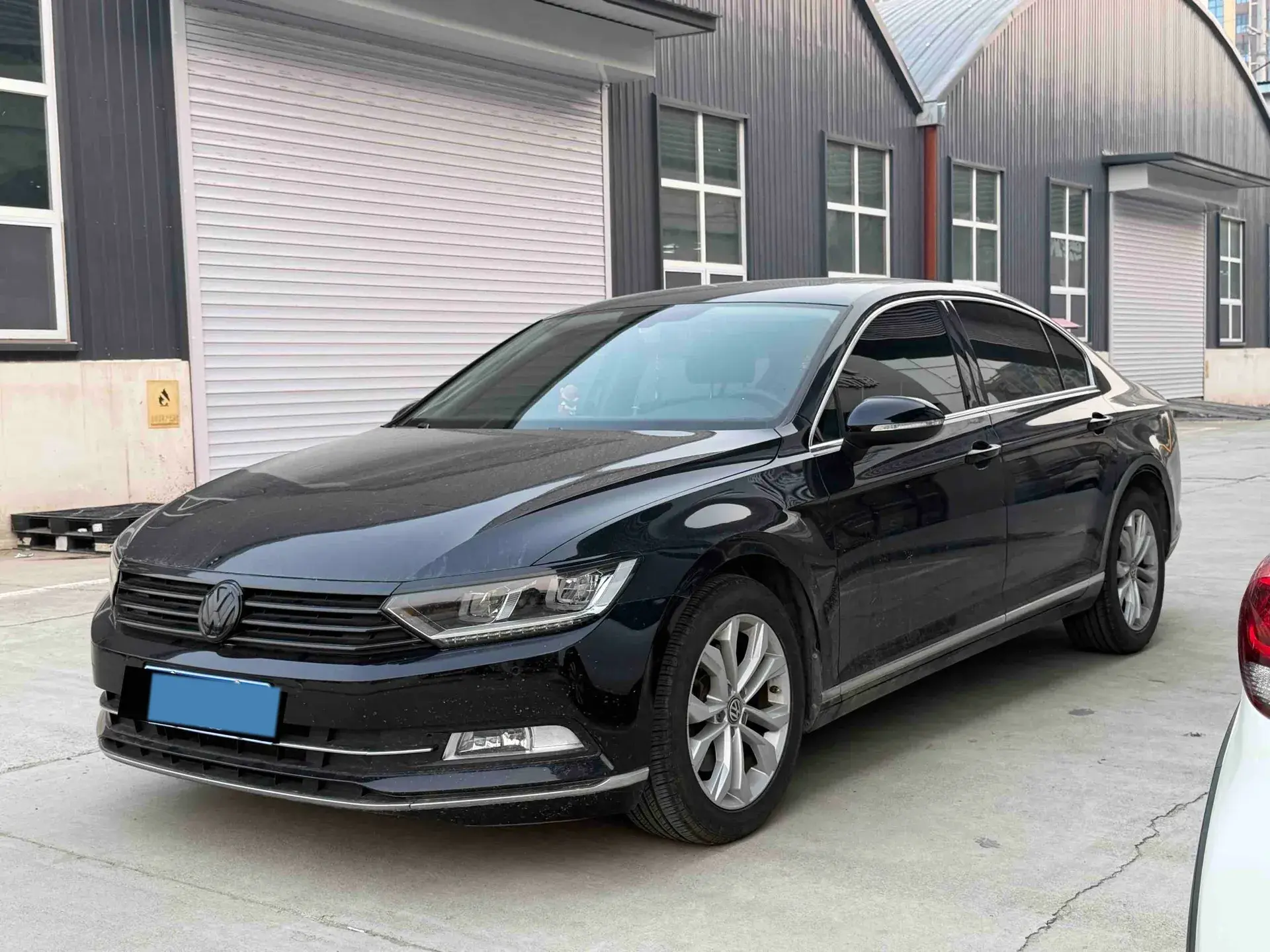 2018 VOLKSWAGEN MAGOTAN view 1