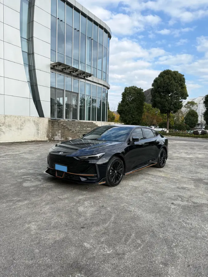 2022 ChangAn UNI-V 1.5T 188HP L4 7DCT