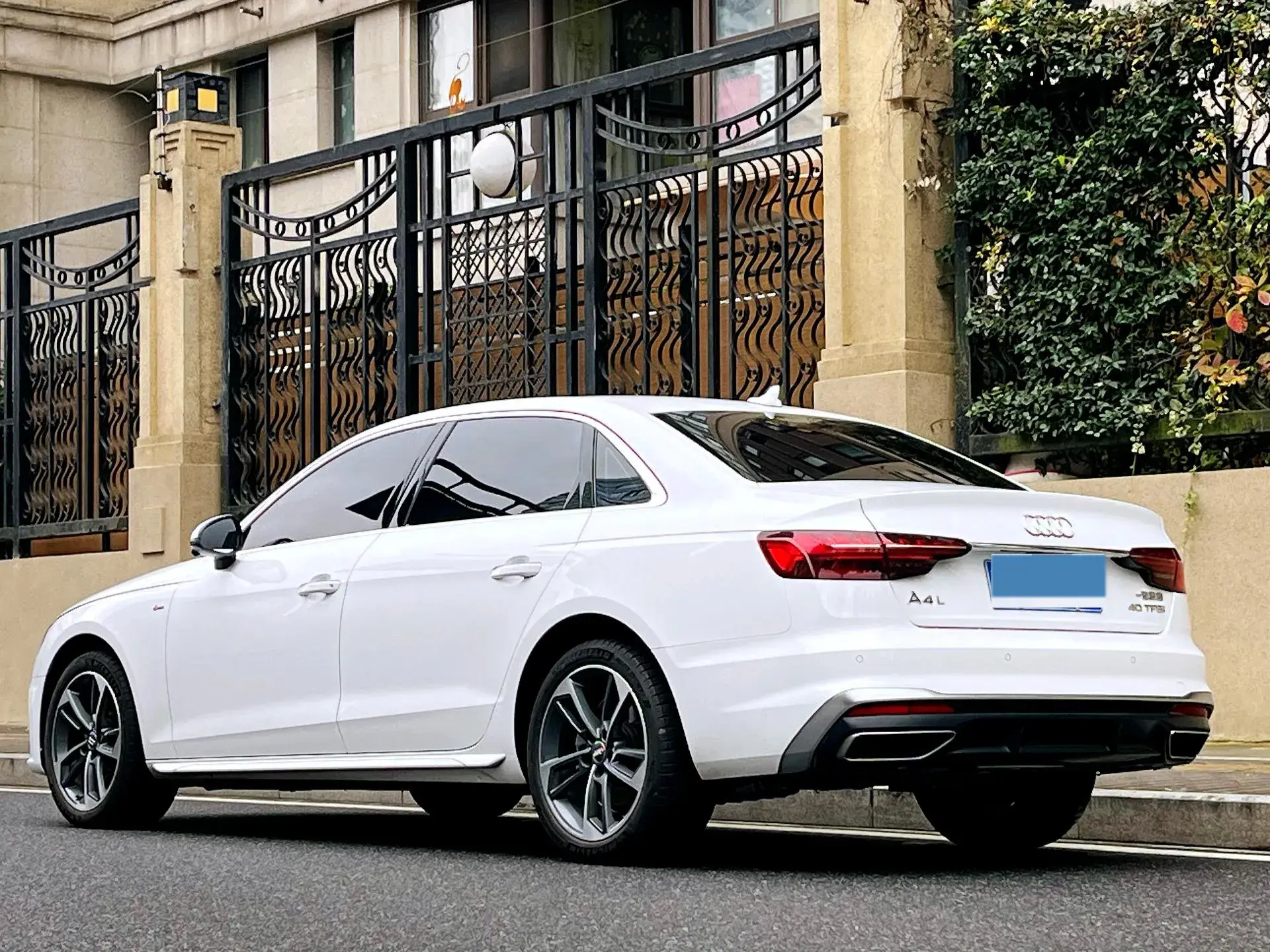 2020 AUDI A4L thumbnail 4