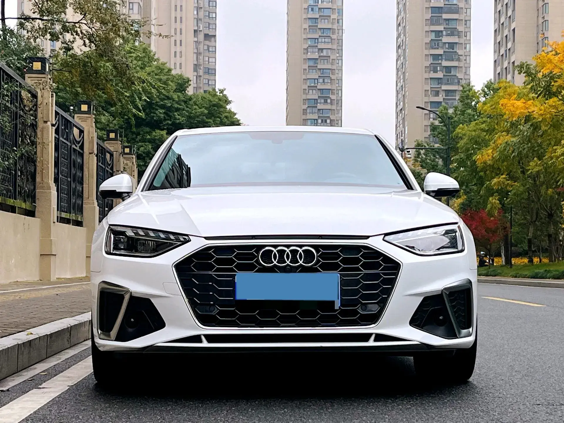 2020 AUDI A4L thumbnail 2