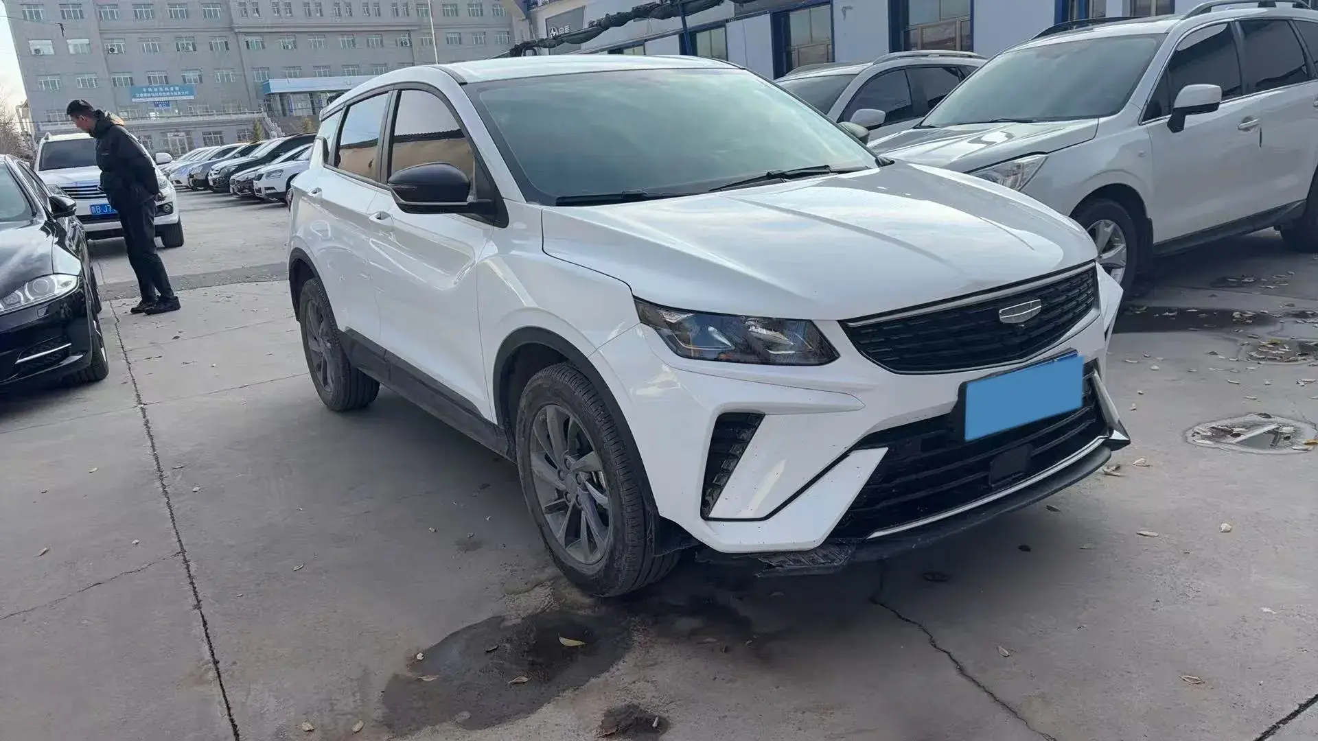 2025 GEELY COOLRAY thumbnail 4