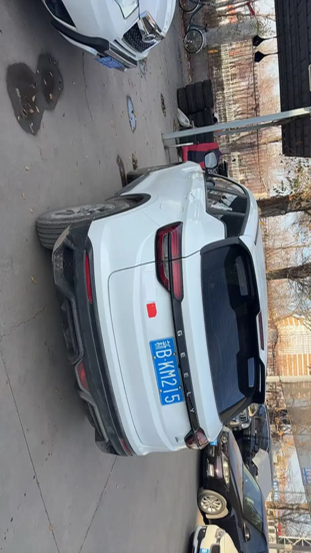 2025 GEELY COOLRAY thumbnail 2