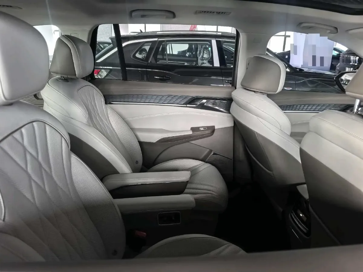 2023 Roewe RX9 2.0T 242HP L4 9AT,autocango,china used car exporter,china ev exporter,chinese used car exporter,chinese used ev exporter