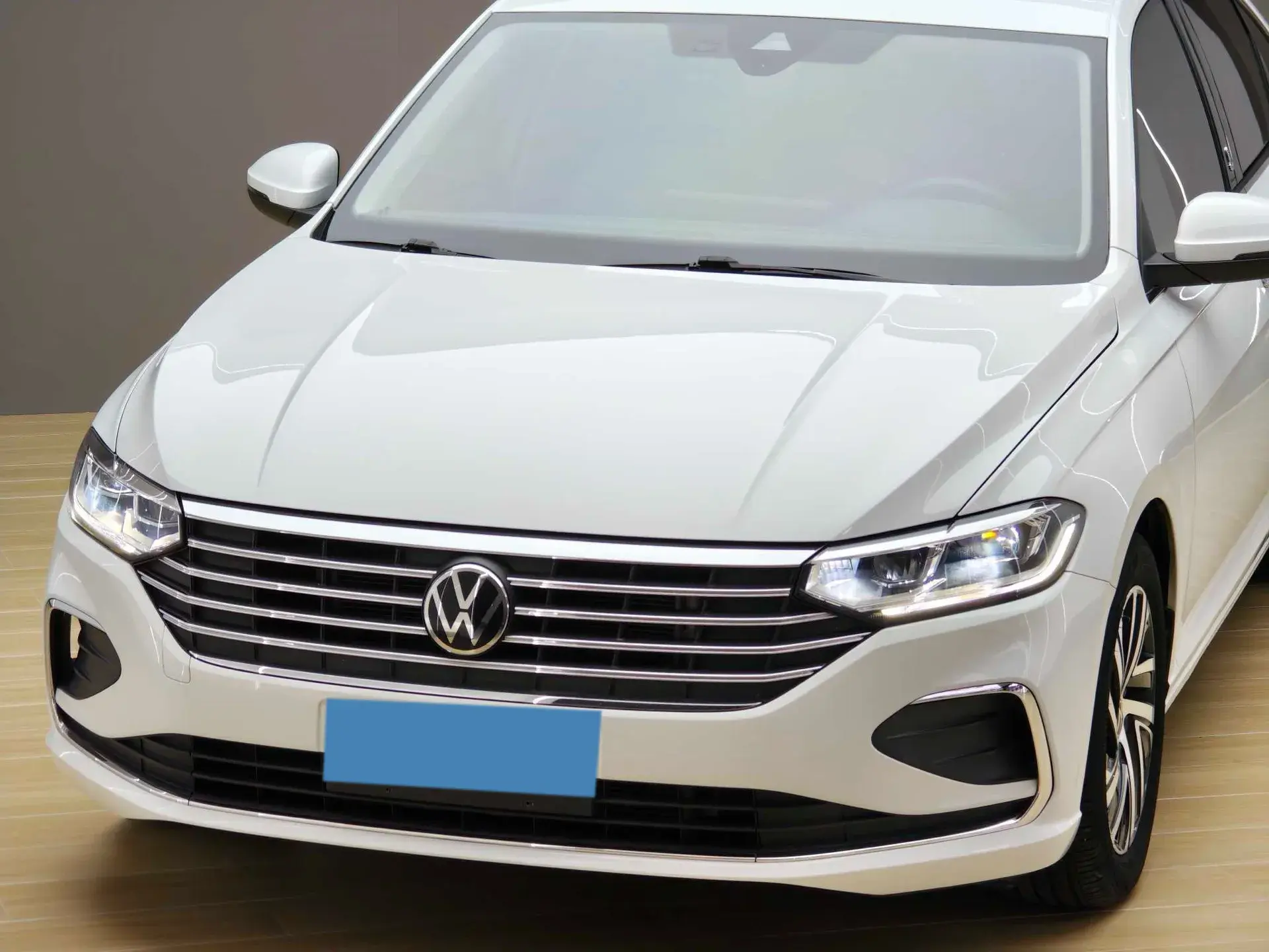 2023 VOLKSWAGEN LAVIDA thumbnail 3