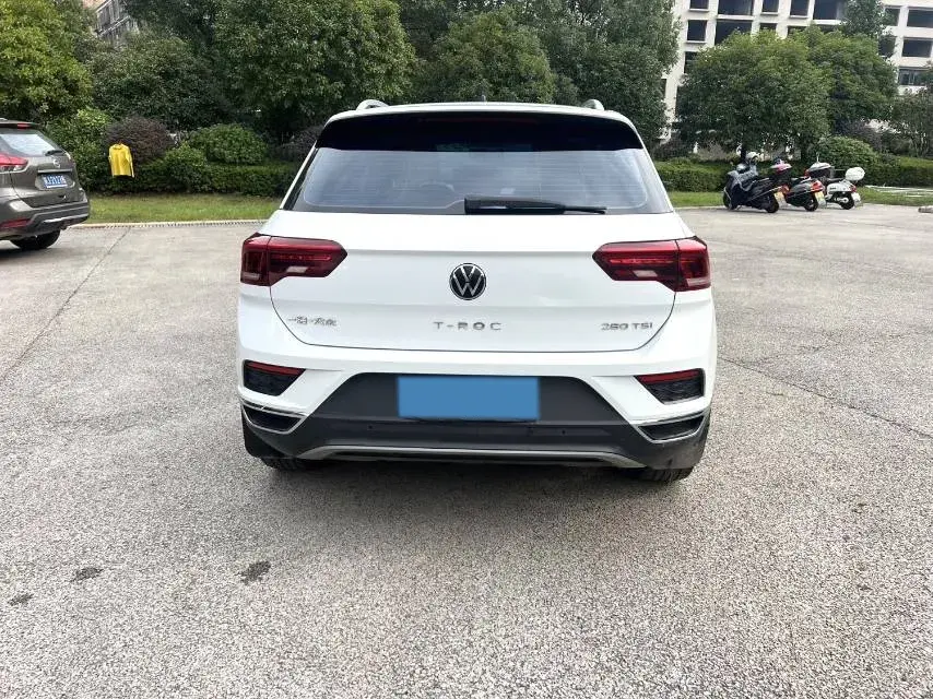 2022 VOLKSWAGEN T-ROC thumbnail 2