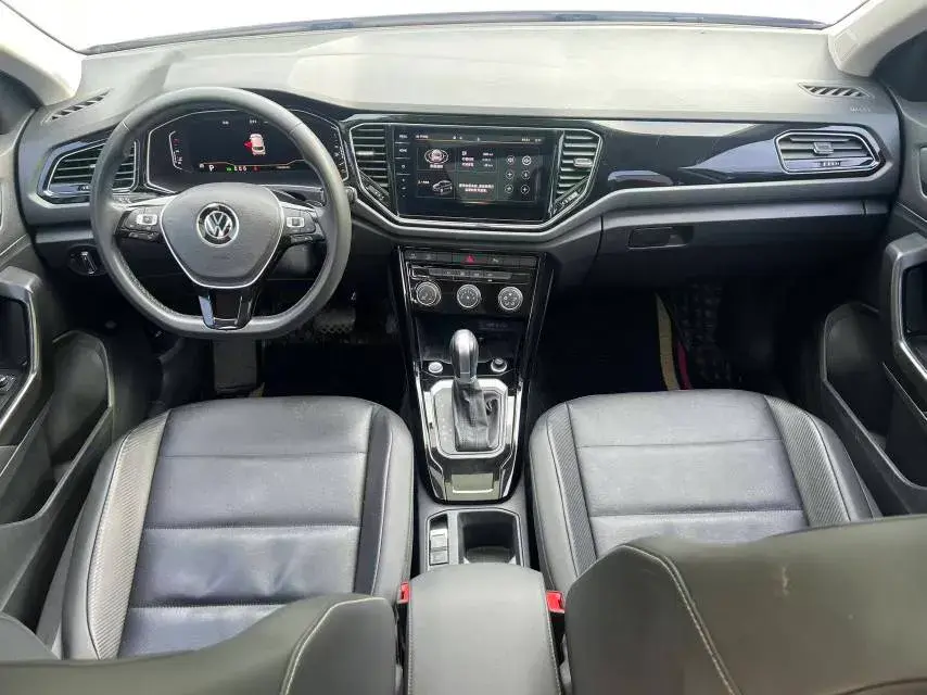 2022 VOLKSWAGEN T-ROC thumbnail 4