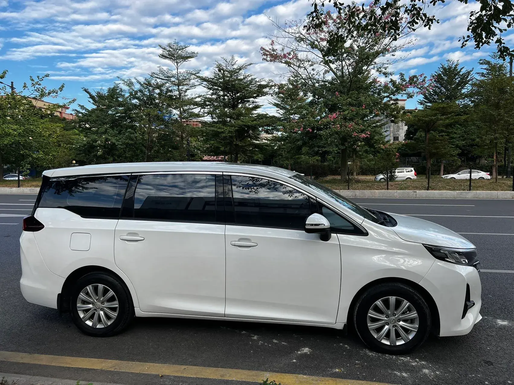 2021 GAC TRUMPCHI thumbnail 4