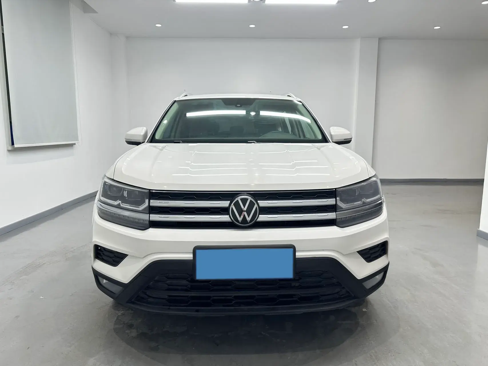 2022 VOLKSWAGEN THARU thumbnail 2