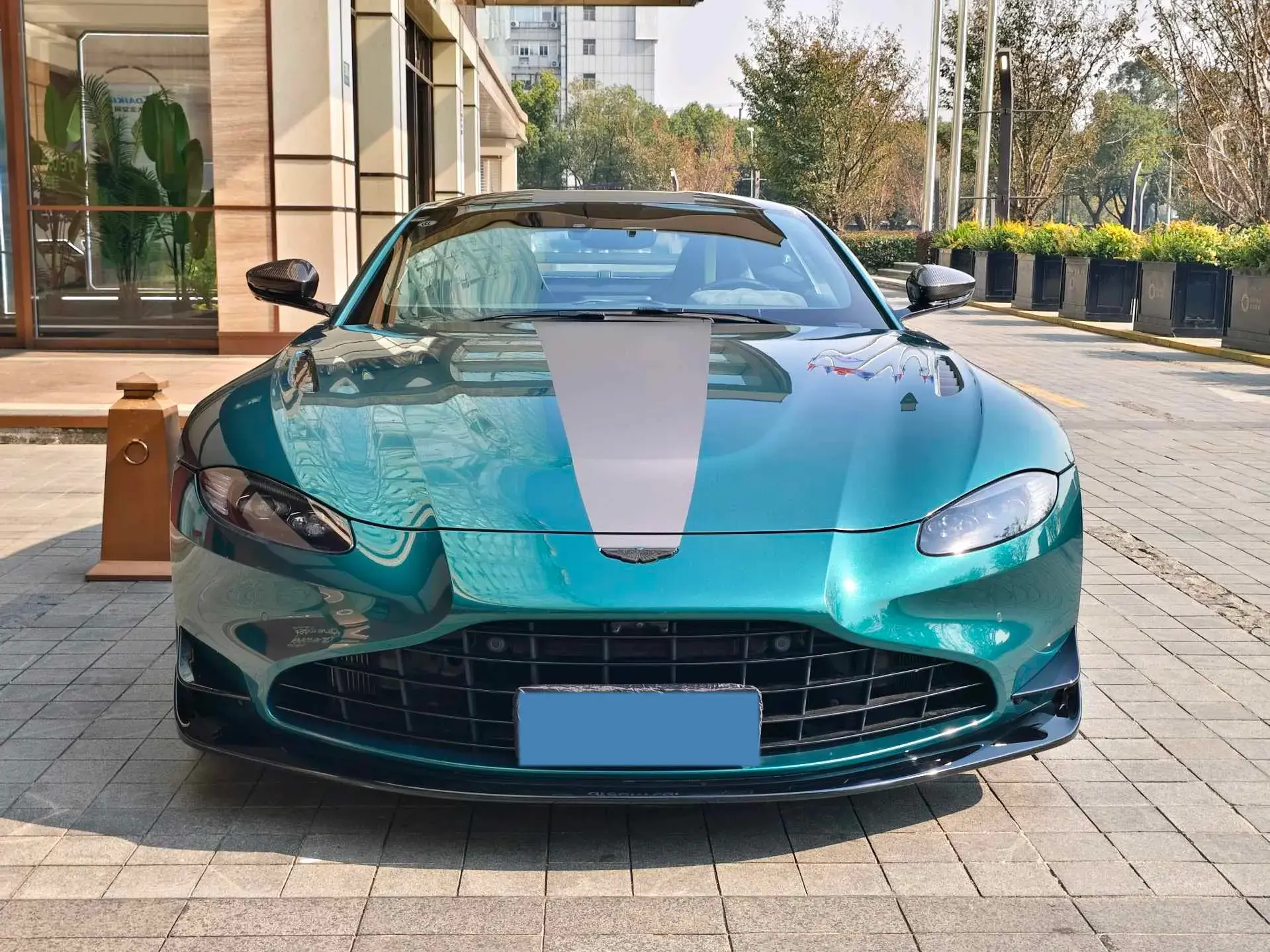 2023 ASTON MARTIN thumbnail 3