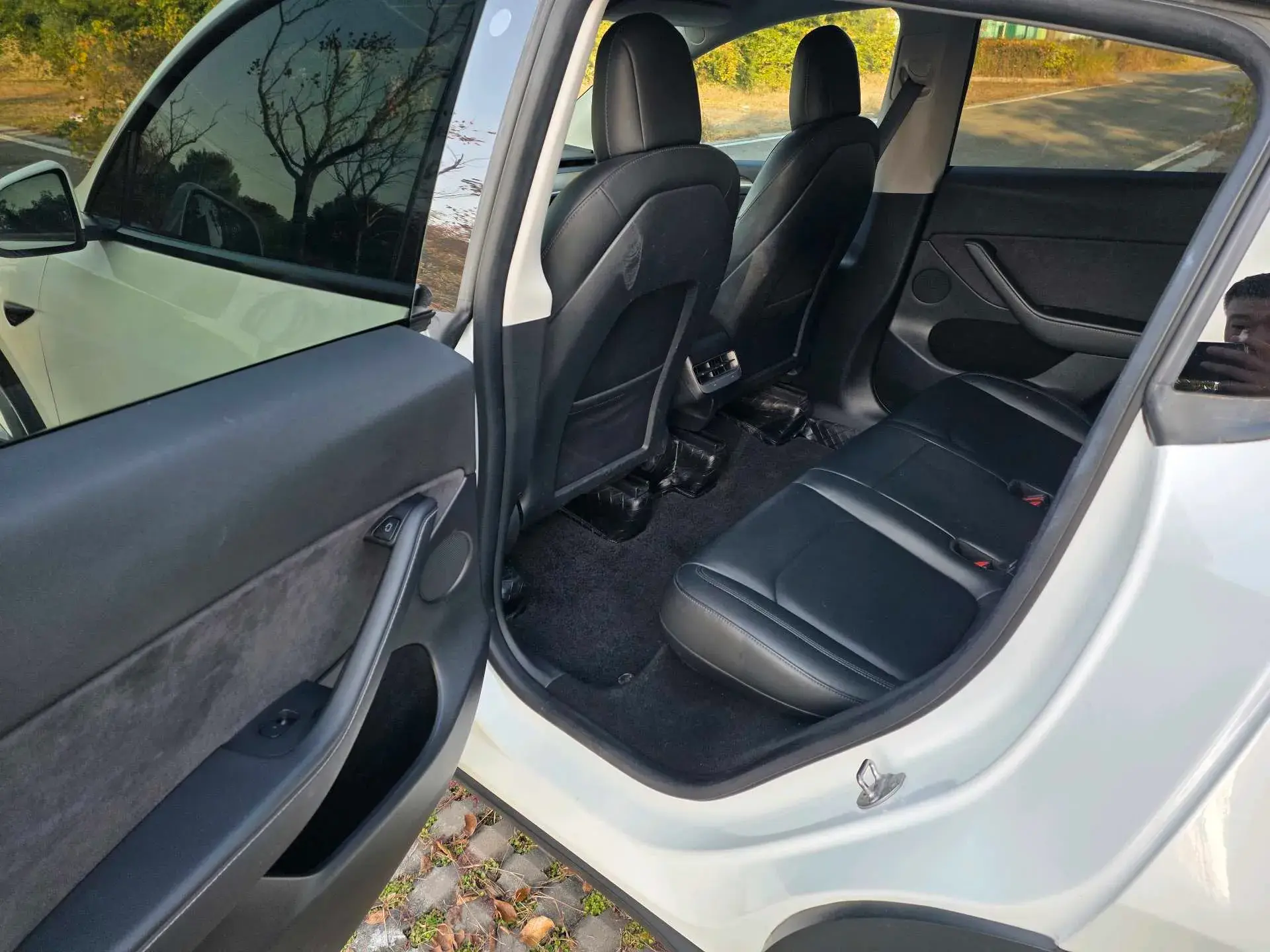 2021 TESLA MODEL thumbnail 3