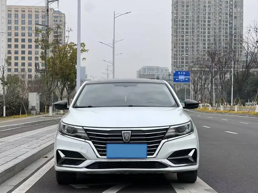 2020 ROEWE I6 thumbnail 2