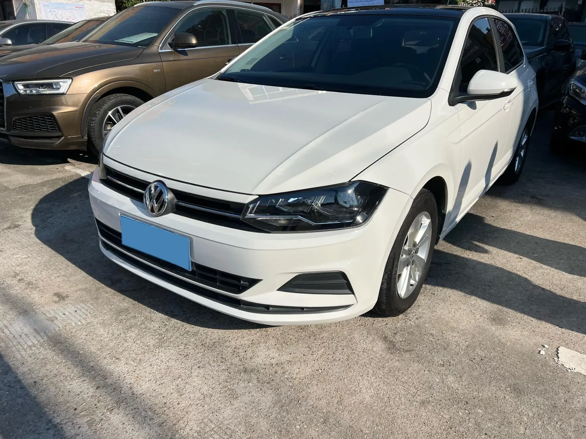 2019 VOLKSWAGEN POLO view 1