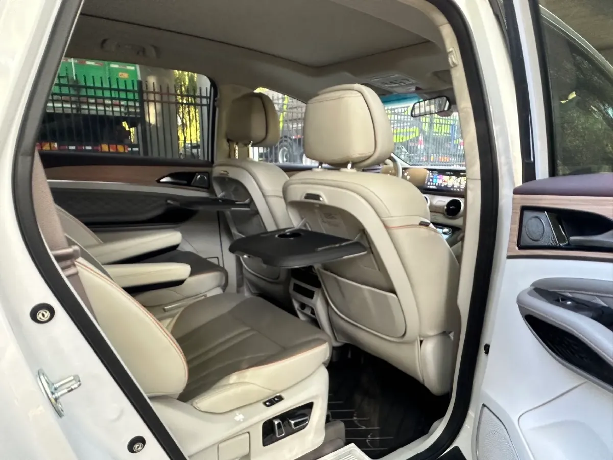 2023 DongFeng Forthing Yacht 1.5T 197HP L4 7DCT,autocango,china used car exporter,china ev exporter,chinese used car exporter,chinese used ev exporter