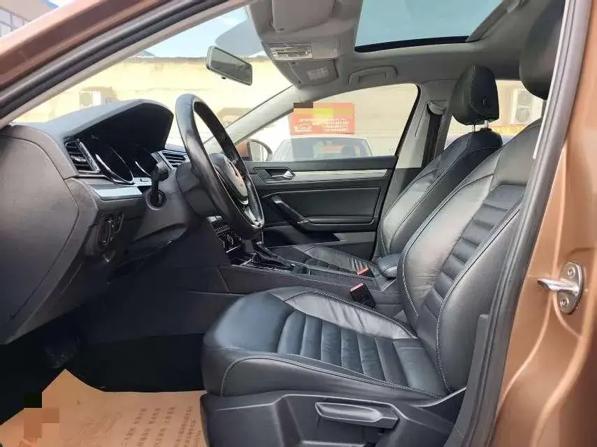 2018 VOLKSWAGEN LAMANDO thumbnail 4