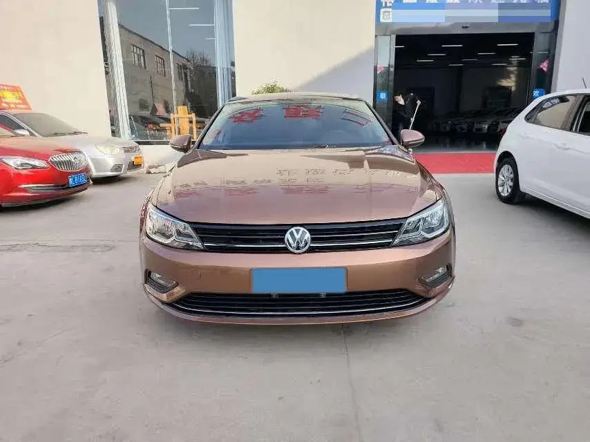 2018 VOLKSWAGEN LAMANDO thumbnail 2