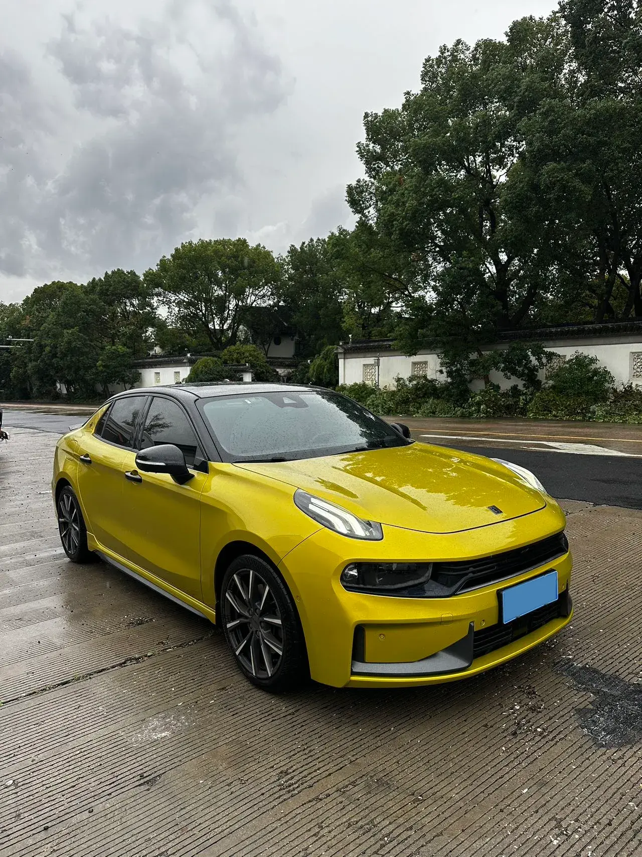 2019 LYNK&CO 03 view 1