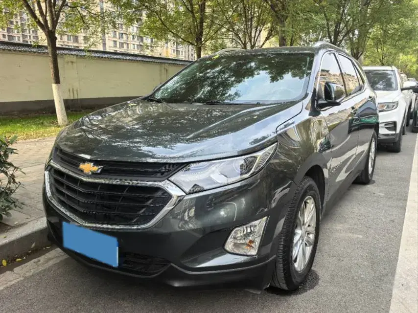 2018 CHEVROLET EQUINOX view 1