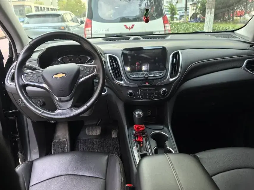 2018 CHEVROLET EQUINOX thumbnail 4