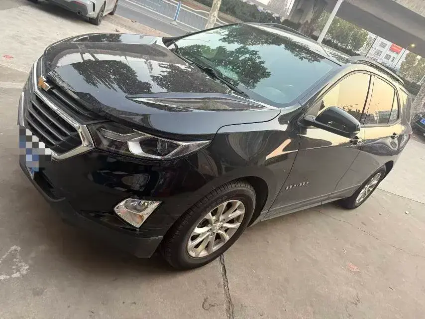 2019 CHEVROLET EQUINOX view 1