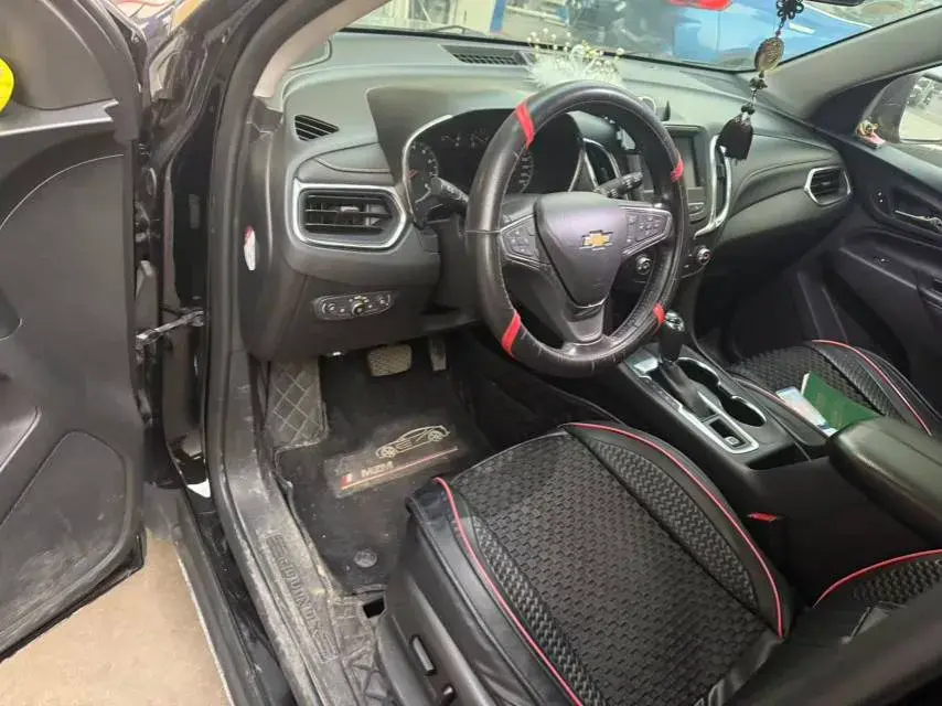 2019 CHEVROLET EQUINOX thumbnail 3