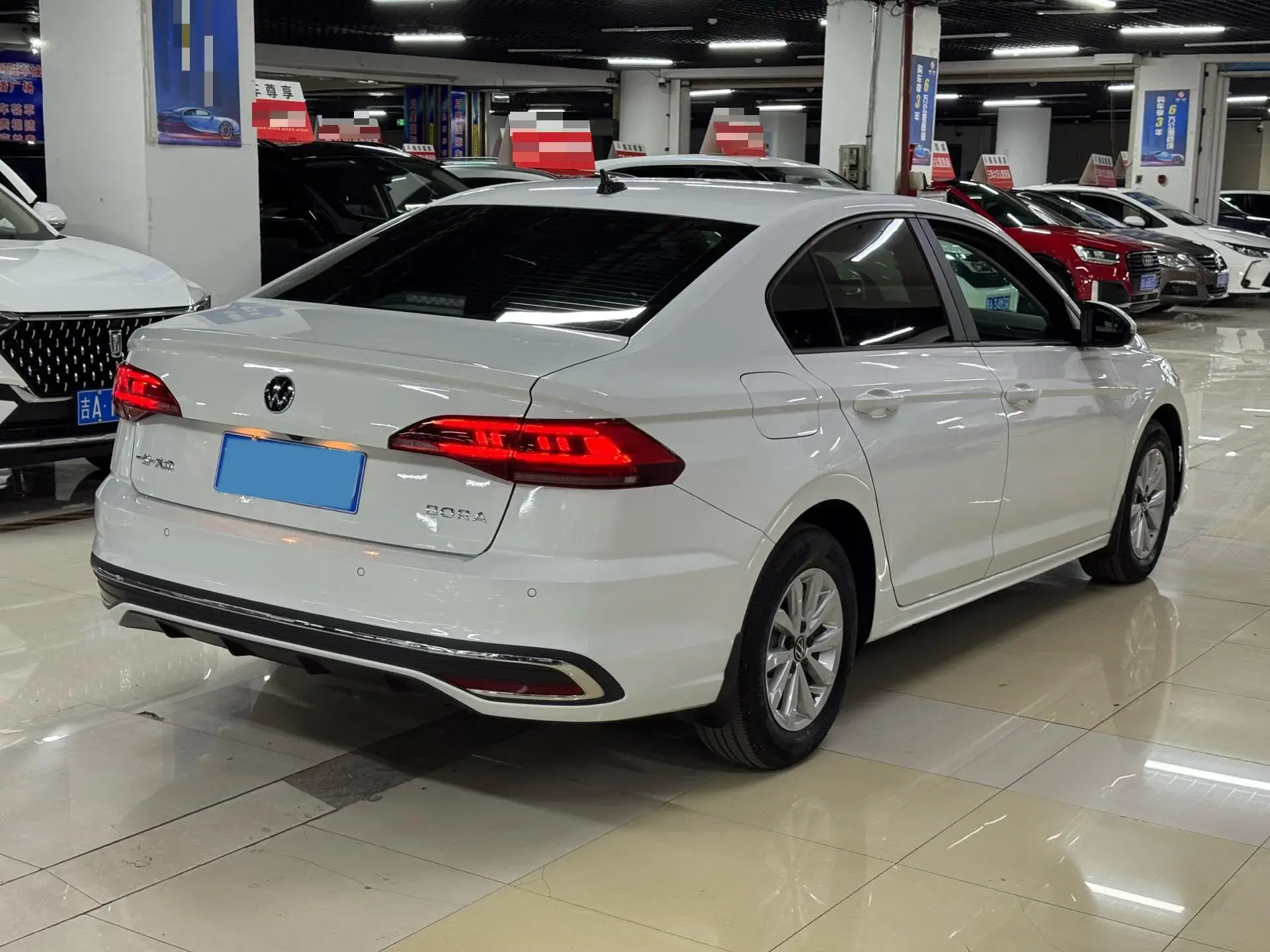 2023 VOLKSWAGEN BORA thumbnail 4