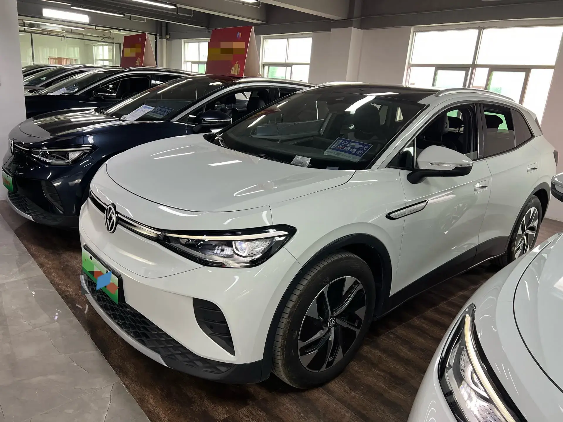 2024 VOLKSWAGEN ID.4 view 1