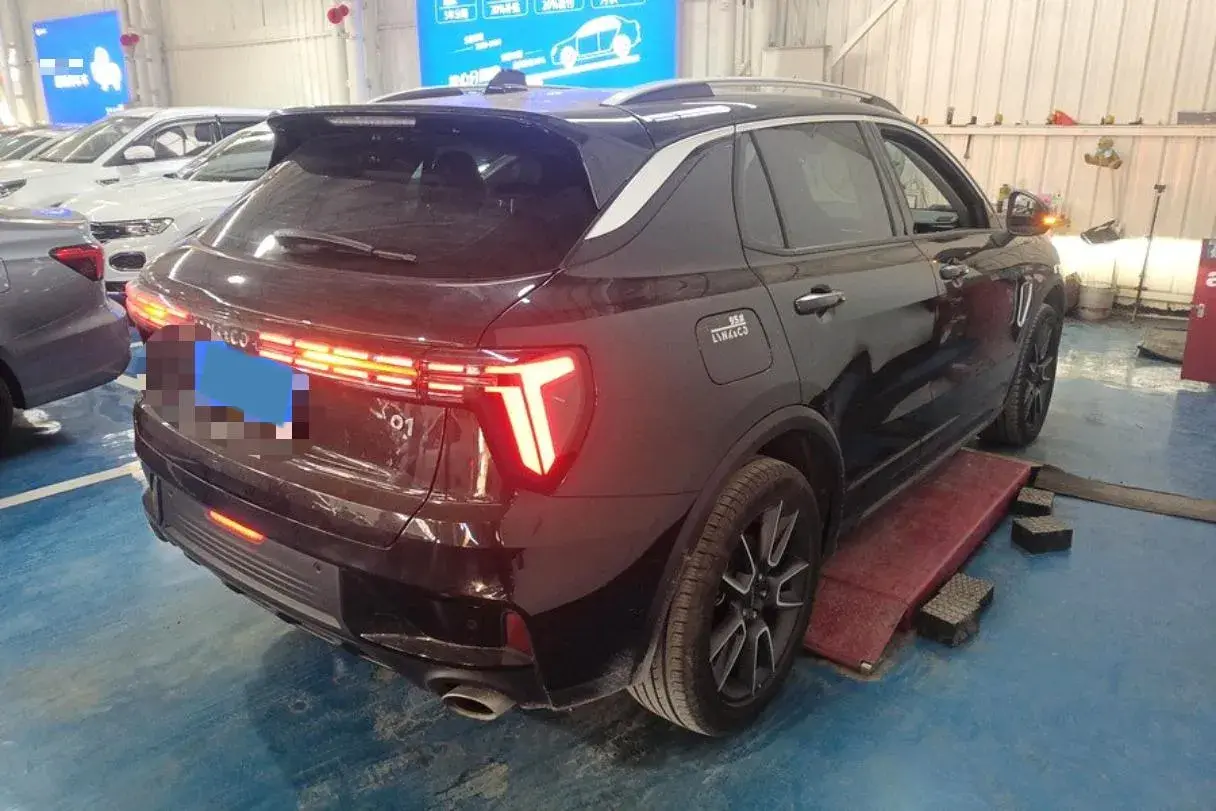 2023 LYNK&CO 01 thumbnail 2