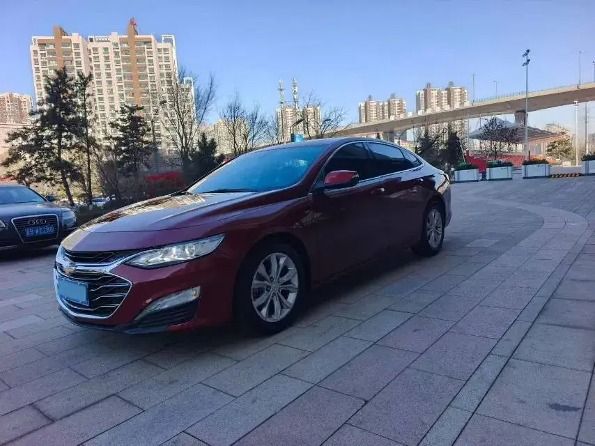 2019 CHEVROLET MALIBU view 1