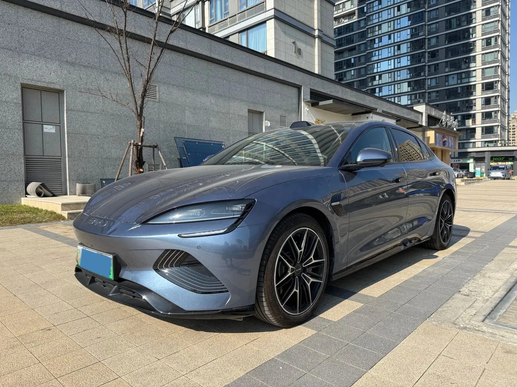 2025 BYD SEAL view 1