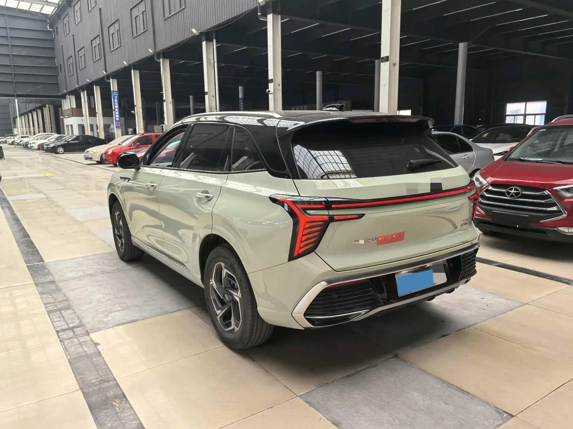 2023 HONGQI HS3 thumbnail 4