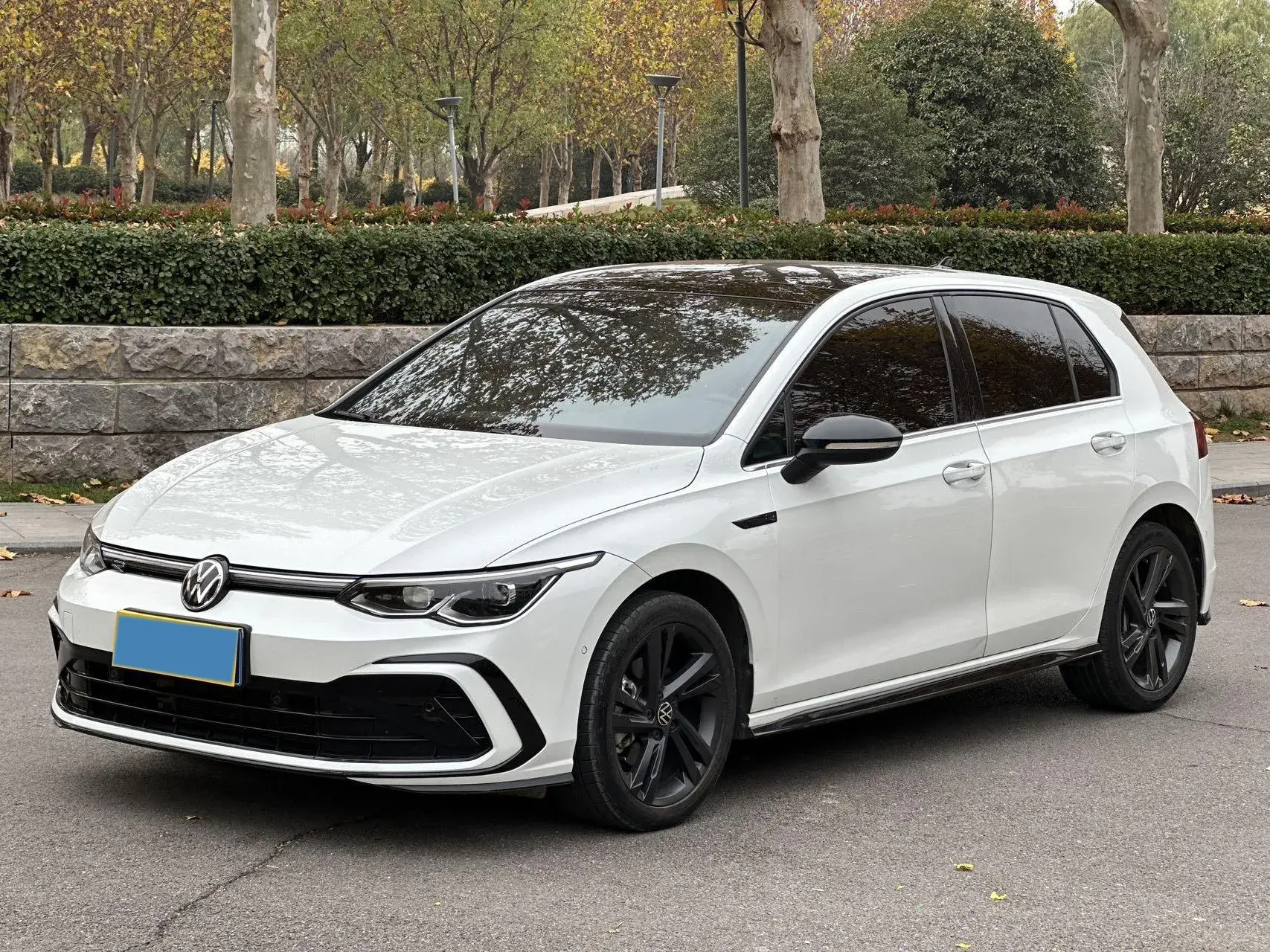 2021 VOLKSWAGEN GOLF view 1