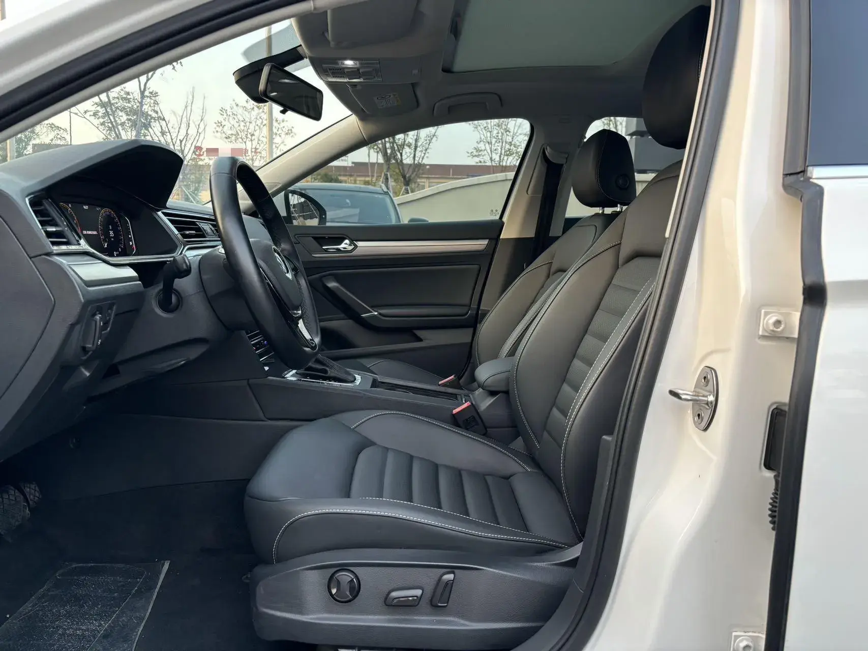 2019 VOLKSWAGEN LAMANDO thumbnail 4