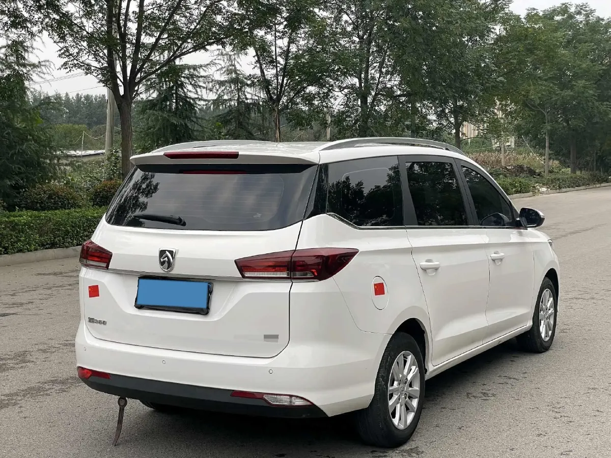 2014 BaoJun 610 1.5L 112HP L4 6AT,autocango,china used car exporter,china ev exporter,chinese used car exporter,chinese used ev exporter