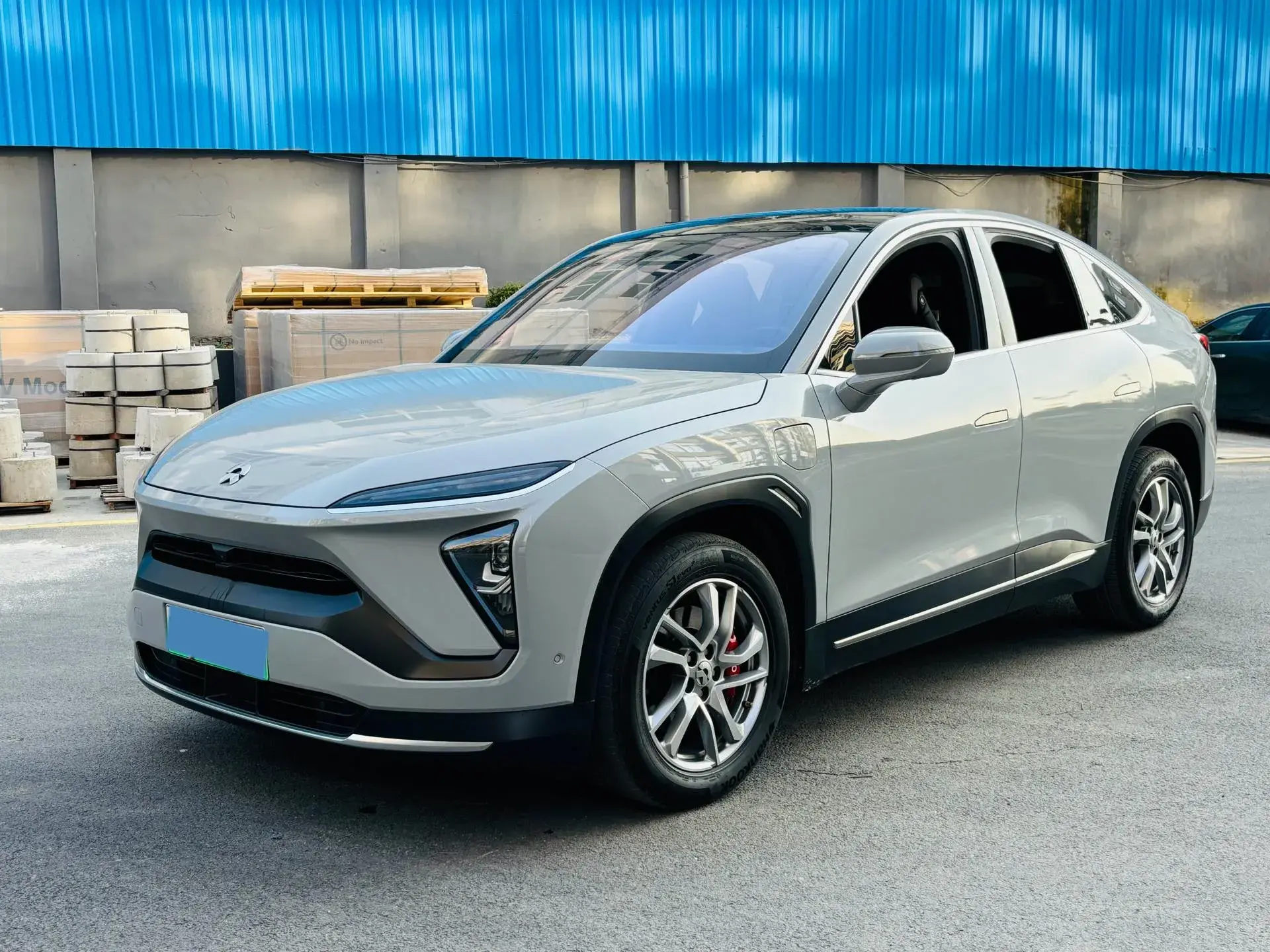 2020 NIO EC6 view 1