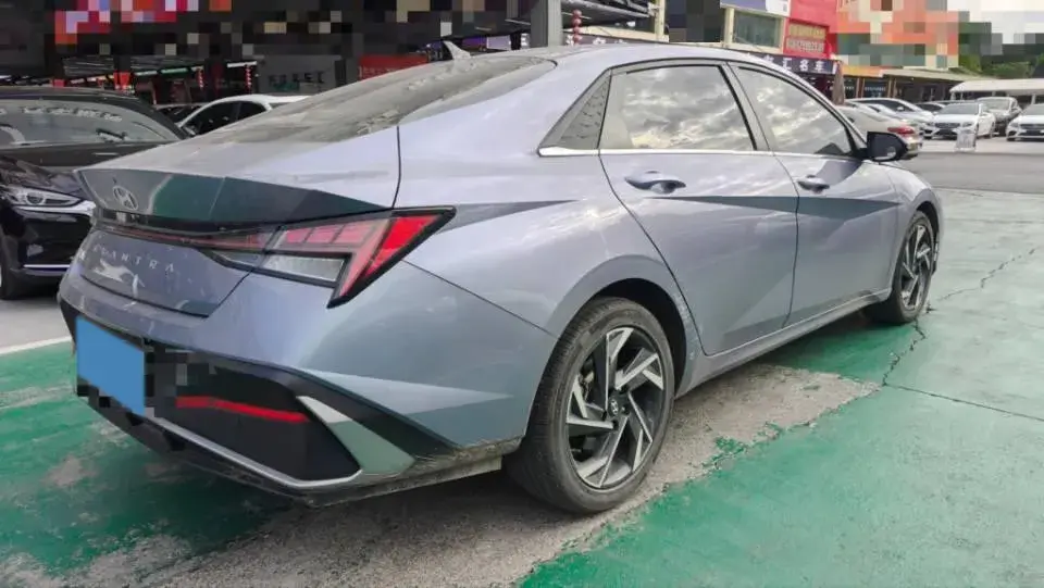 2023 HYUNDAI ELANTRA thumbnail 4