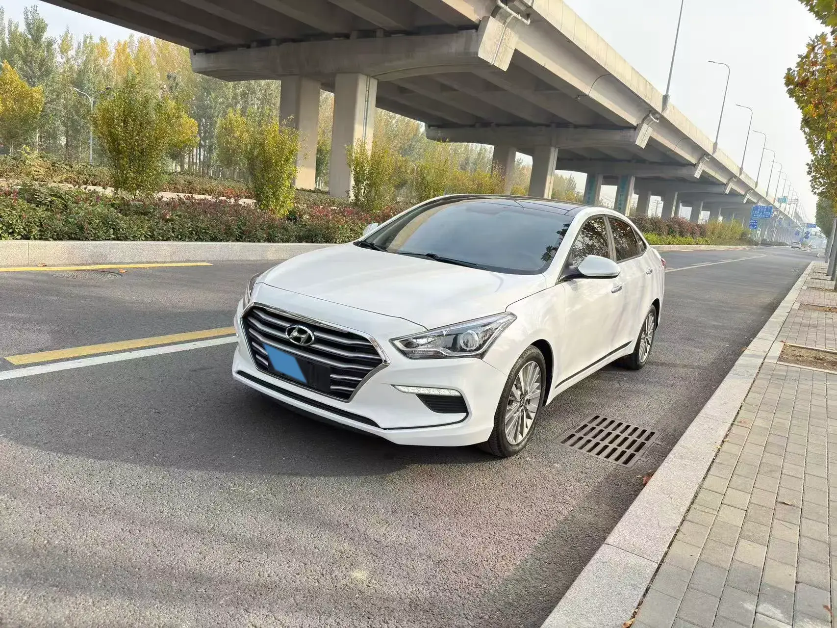 2019 HYUNDAI MISTRA view 1
