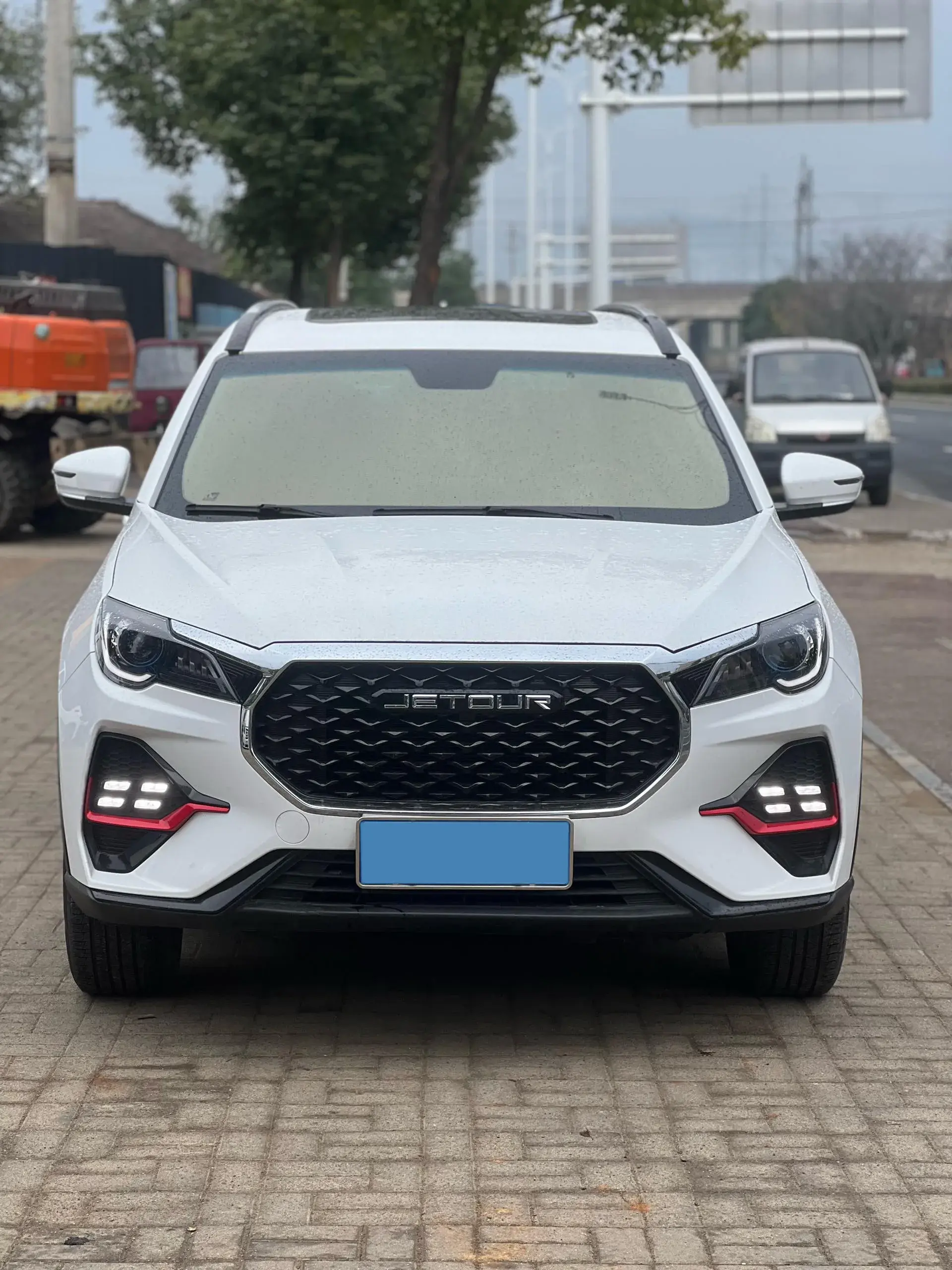 2023 JETOUR X70 thumbnail 2