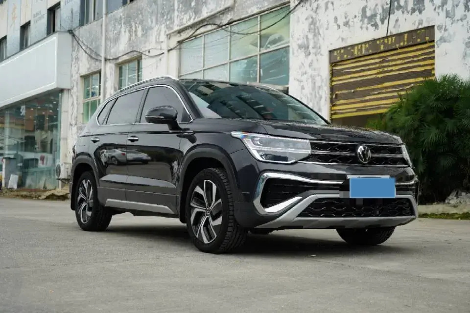 2023 VOLKSWAGEN THARU thumbnail 3