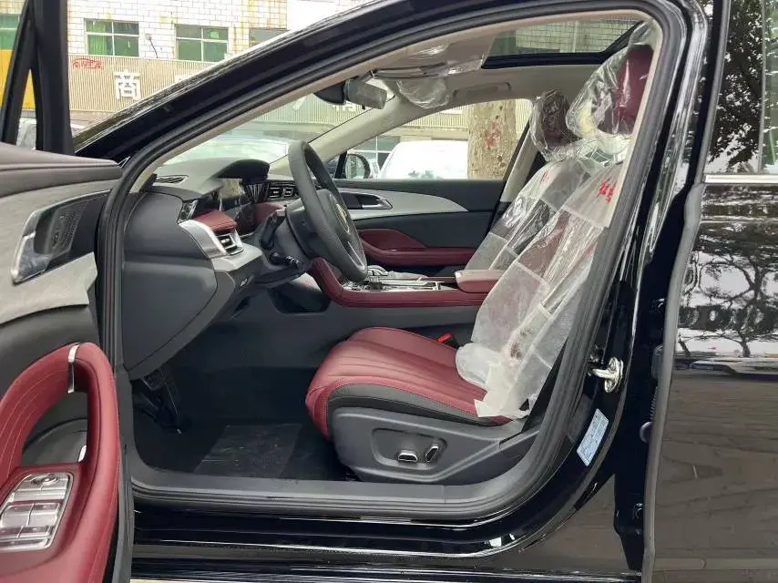 2025 HONGQI H5 thumbnail 4