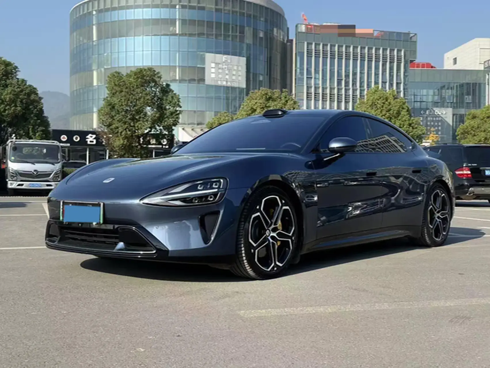 2024 MI SU7 view 1