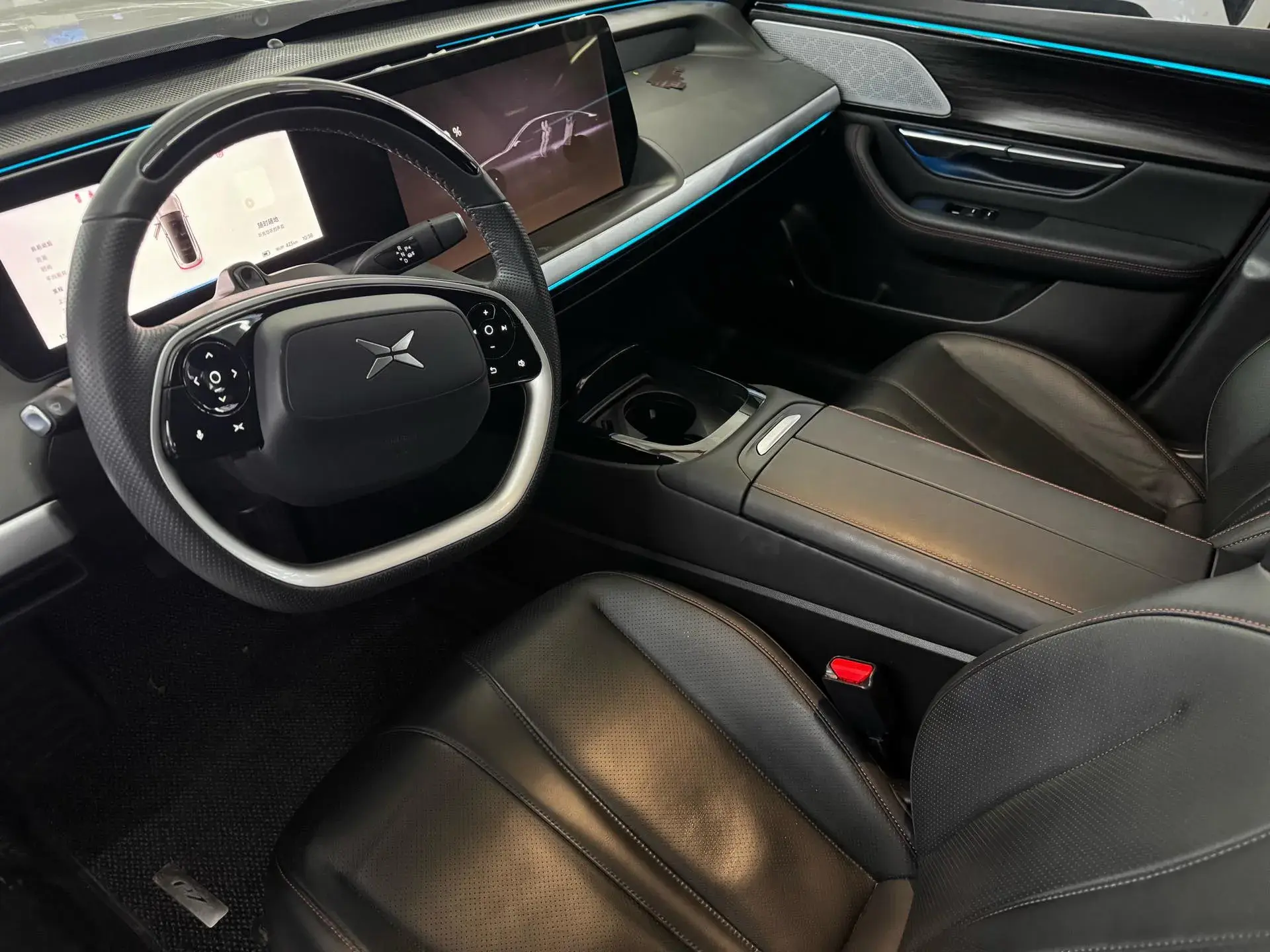 2022 XPENG P7 thumbnail 2