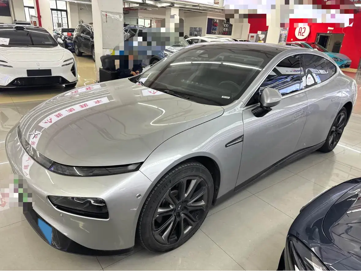 2022 XPENG P7 view 1