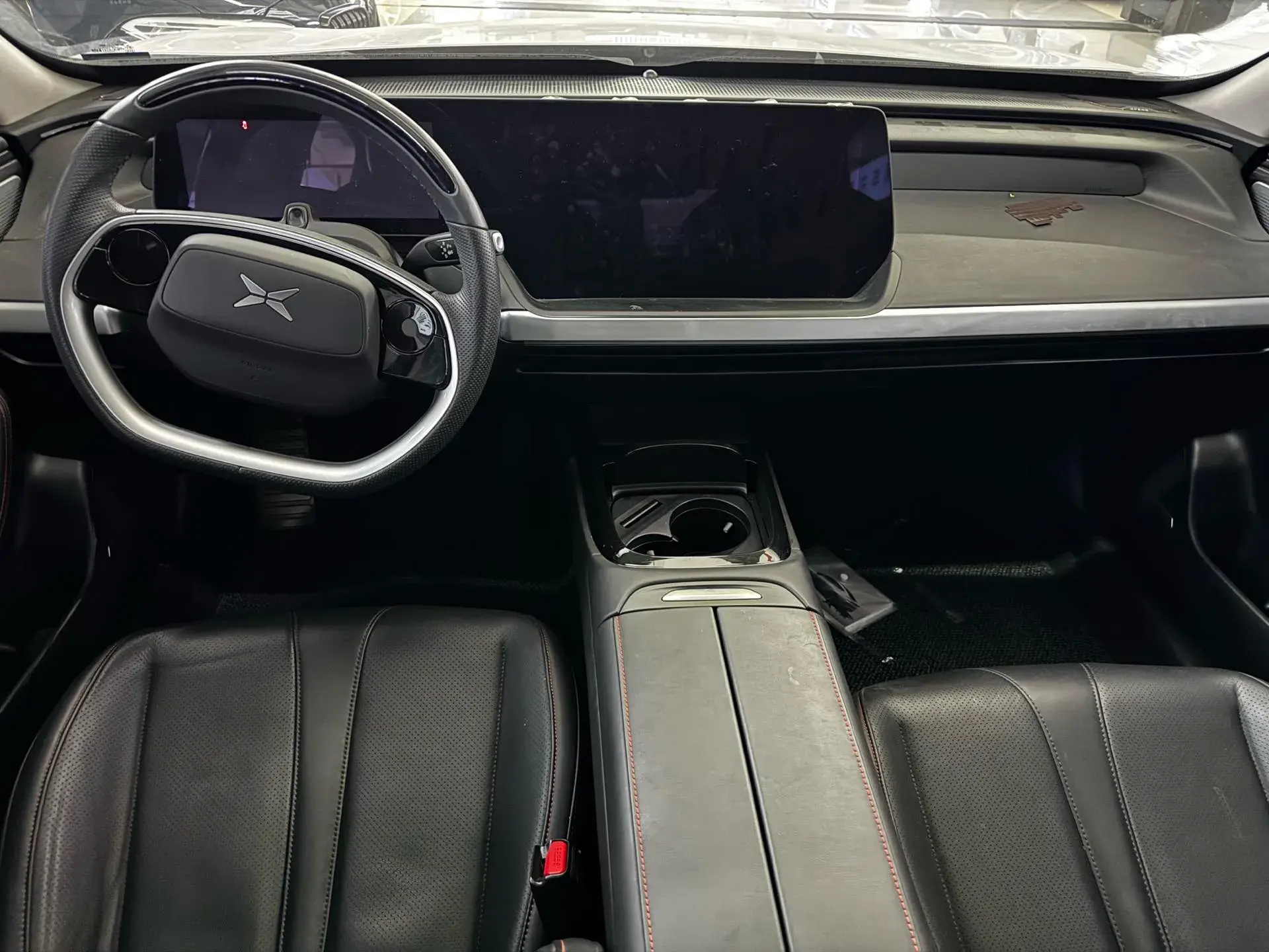 2022 XPENG P7 thumbnail 4