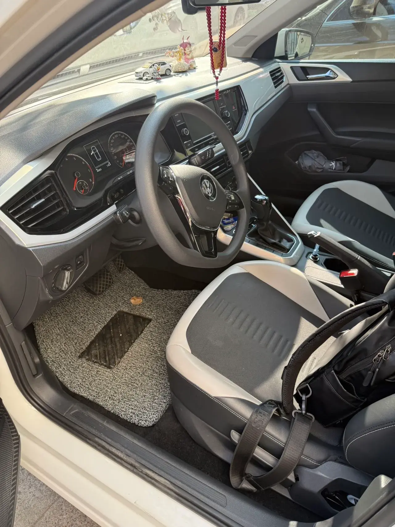 2019 VOLKSWAGEN POLO thumbnail 2