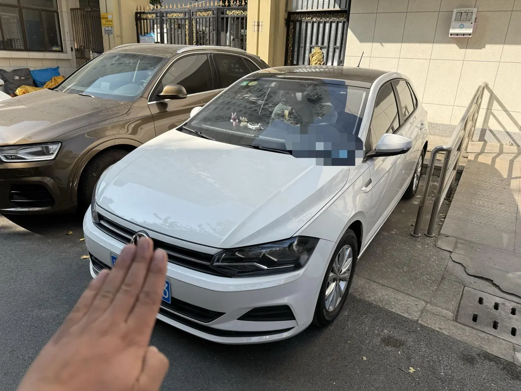 2019 VOLKSWAGEN POLO view 1