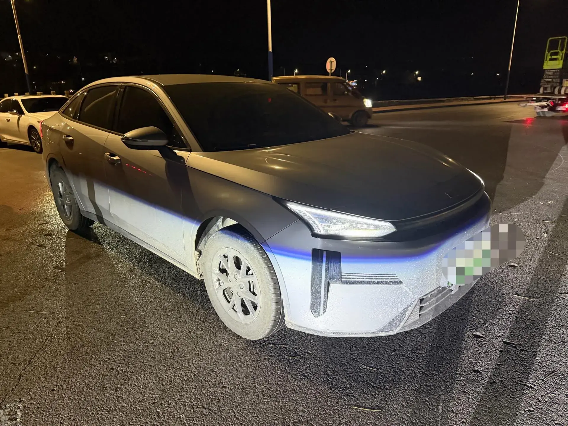 2025 GEELY GALAXY thumbnail 3